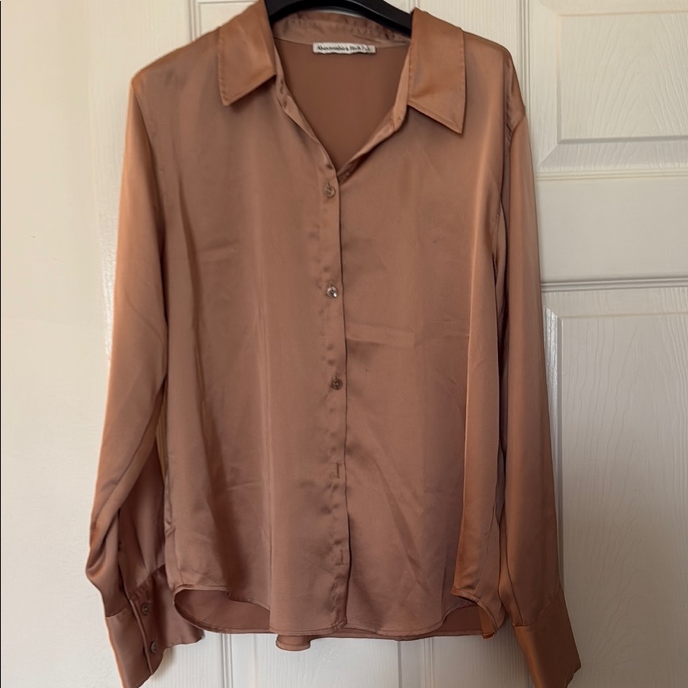 Women's Abercrombie Satin Tan Button-Up Blouse